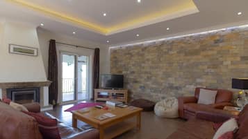 Fernseher, Kamin, Videospiele