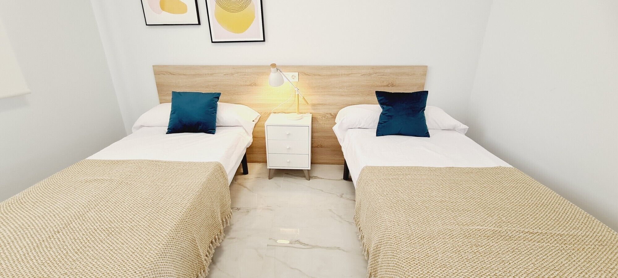 2 slaapkamers, een strijkplank/strijkijzer, gratis wifi, beddengoed