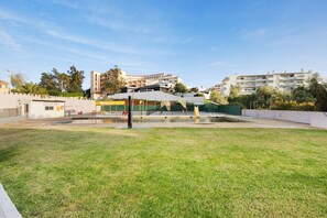 Sports court - Apartment 'Sol De Alvor' with Shared Pool, Shared Garden and Wi-Fi (Alvor)