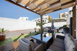 تناول الطعام بالخارج