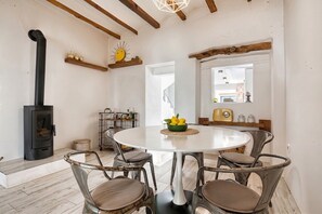 Dining - Holiday Home 'Mirasol' with Mountain View, Private Terrace and Wi-Fi (Benitachell)