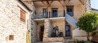 Holiday Home 'Gîte La Voisine' with Private Terrace, Wi-Fi and Air Conditioning