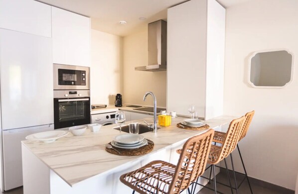 Fridge, microwave, oven, stovetop