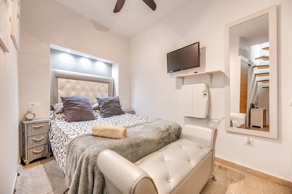 1 habitación, tabla de planchar con plancha y wifi gratis