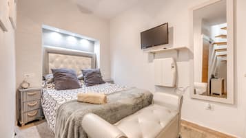 1 bedroom, iron/ironing board, free WiFi