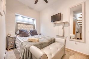 1 bedroom, iron/ironing board, free WiFi