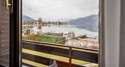 Apartment 'Garden Alle Barche - Angela 3' mit Seeblick, Gemeinschaftsgarten und WLAN