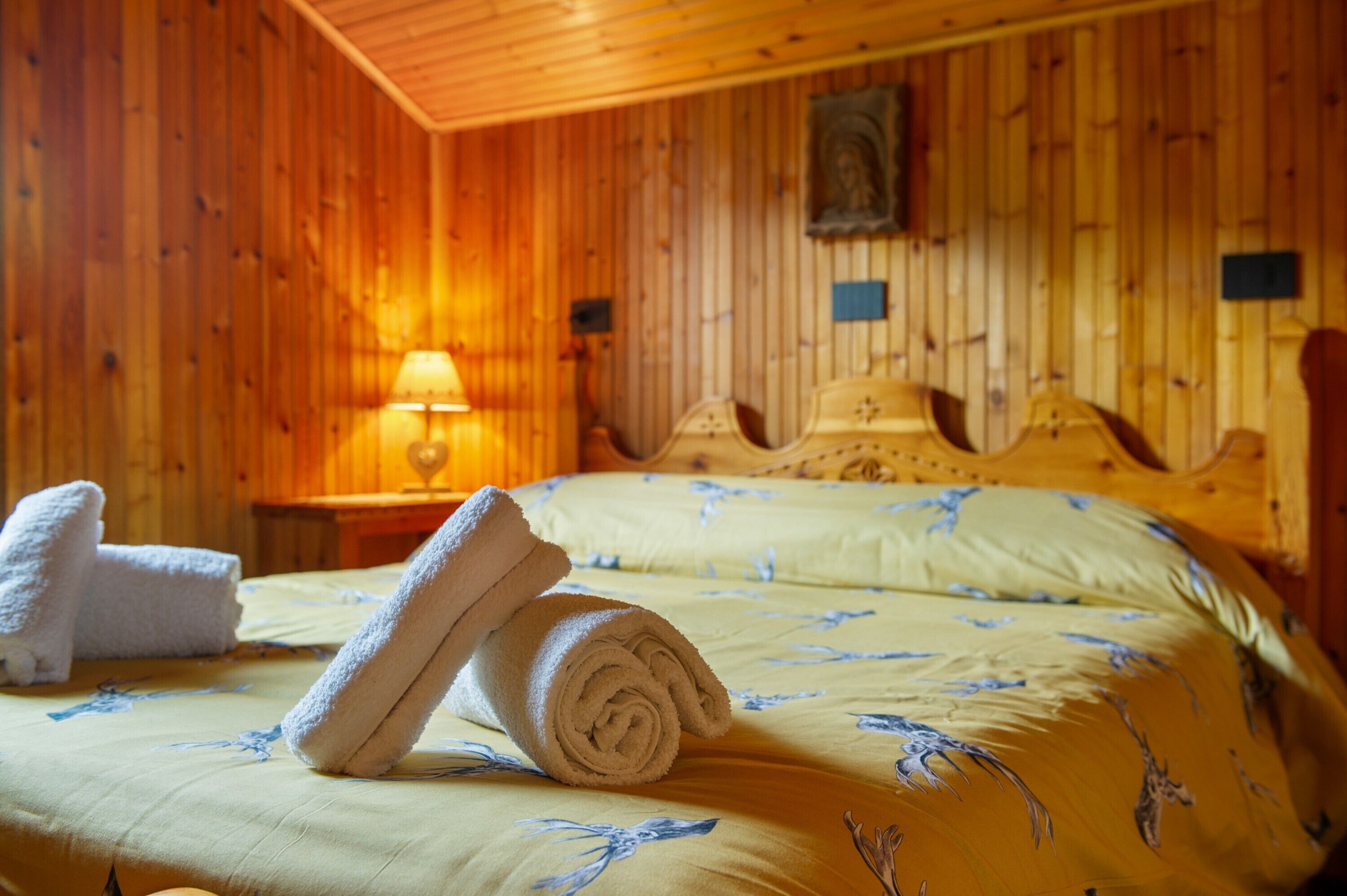 2 chambres, fer et planche à repasser, Wi-Fi gratuit, draps fournis