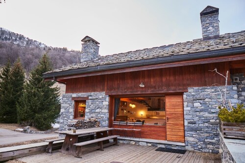 Chalet "Duhoux" avec vue sur les montagnes, terrasse privée et Wi-Fi