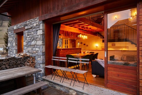 Chalet 'Duhoux' with Mountain View, Private Terrace and Wi-Fi
