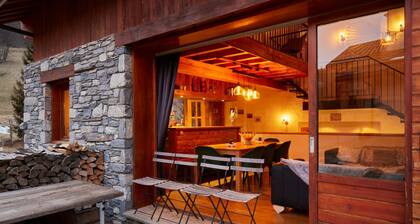Chalet 'Duhoux' with Mountain View, Private Terrace and Wi-Fi