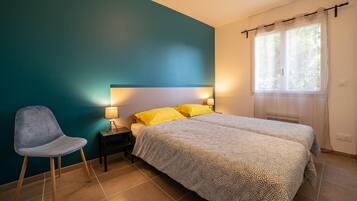 6 makuuhuonetta, silitysrauta/-lauta, ilmainen Wi-Fi