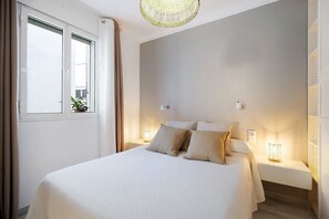 1 habitación, tabla de planchar con plancha, wifi gratis y ropa de cama 