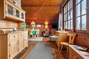 Interior - Apartment 'Haus Botter' with Mountain View and Wi-Fi (Collalbo Renon)