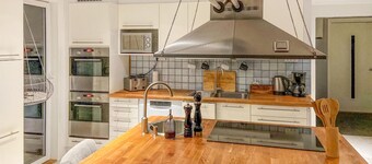 Amazing home in Sturkö with Wi-Fi