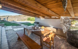 Outdoor dining - Stunning apartment in Groznjan (Groznjan)