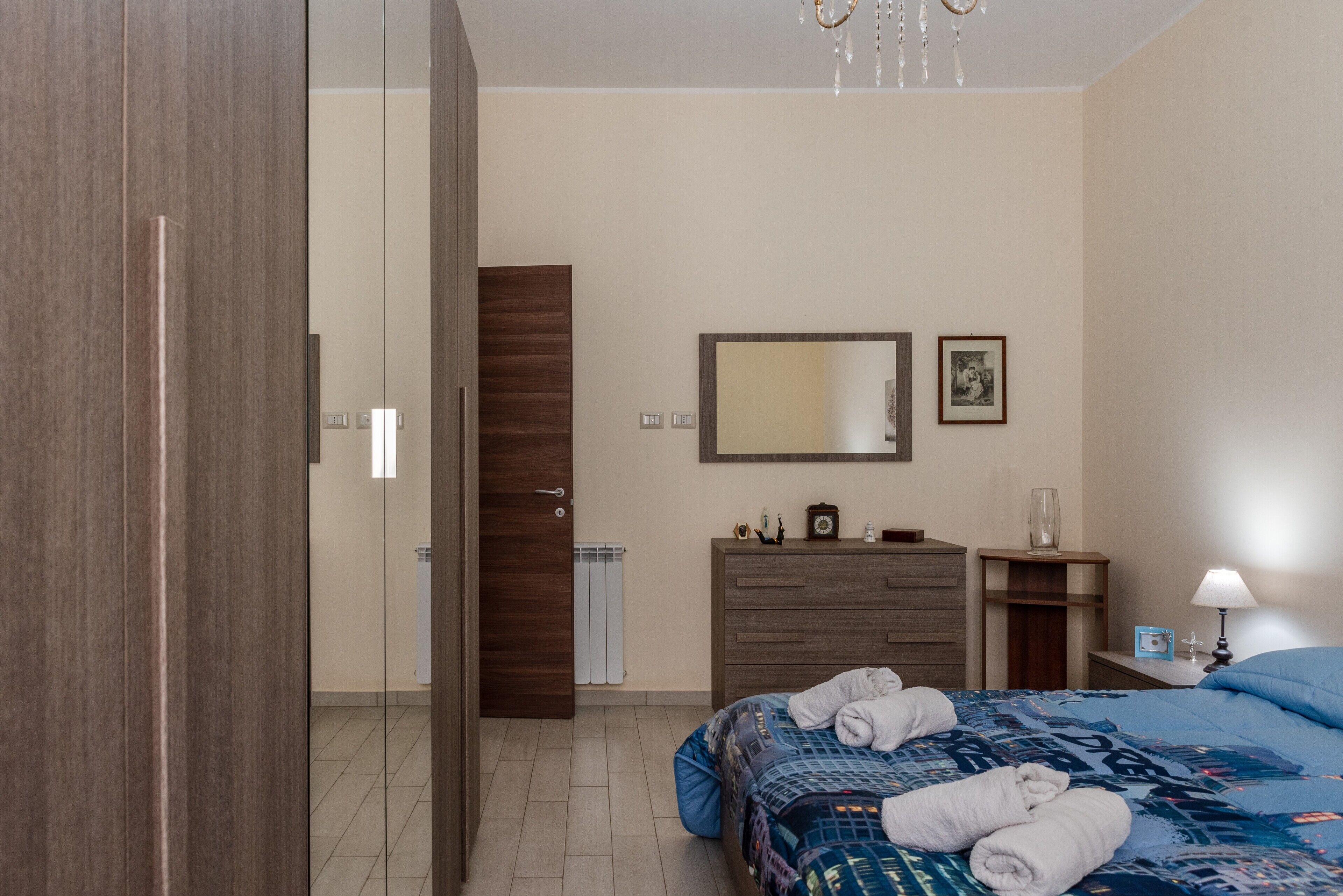 2 chambres, fer et planche à repasser, Wi-Fi gratuit, draps fournis