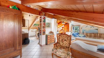 1 bedroom, desk, free WiFi