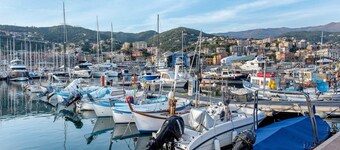 Country House 'La Liguria Tra Gli Ulivi 2' with Mountain View, Wi-Fi, and Air Conditioning