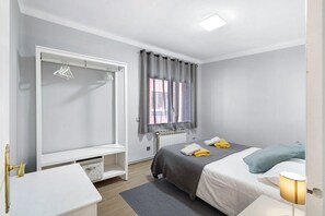 2 chambres, fer et planche à repasser, Wi-Fi gratuit, draps fournis