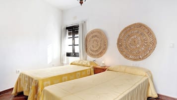 2 dormitorios, tabla de planchar con plancha, wifi gratis y ropa de cama