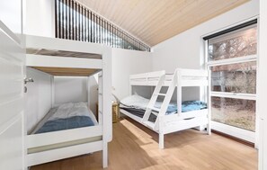 4 bedrooms, travel crib, free WiFi - 3 bedroom stunning home in Nykøbing Sj (Nykøbing Sj)