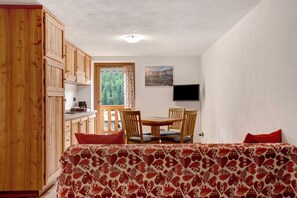 Dining - Studio 'Aux Pieds Du Malatra' 2' surrounded by mountains (Saint Rhemy en Bosses)