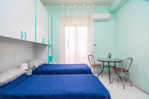 3 bedrooms, iron/ironing board, free WiFi, bed sheets - Nigido Holiday House Simona Apartment with Sea View, Wi-Fi and Air Conditioning (Catania)