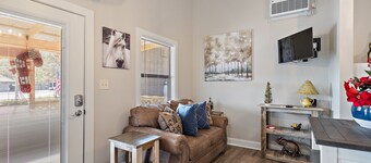 Cottage 6 - Hooty's Place