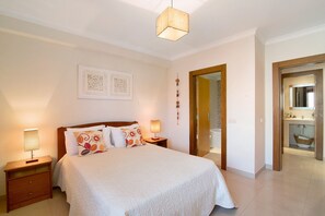 2 bedrooms, iron/ironing board, free WiFi, bed sheets - Apartment 'Condomínio Quinta Do Vale' with Shared Pool, Wi-Fi and Air Conditioning (Guia)