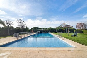 Pool - Apartment 'Condomínio Quinta Do Vale' with Shared Pool, Wi-Fi and Air Conditioning (Guia)