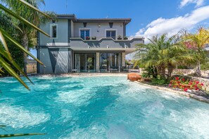 Pool - Villa 'Joel' with Sea View, Wi-Fi and Air Conditioning (Fontane Bianche)