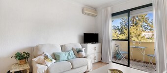 Apartment 'Casa Pepe' with Private Terrace, Shared Garden and Wi-Fi