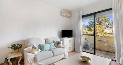 Apartment 'Casa Pepe' with Private Terrace, Shared Garden and Wi-Fi
