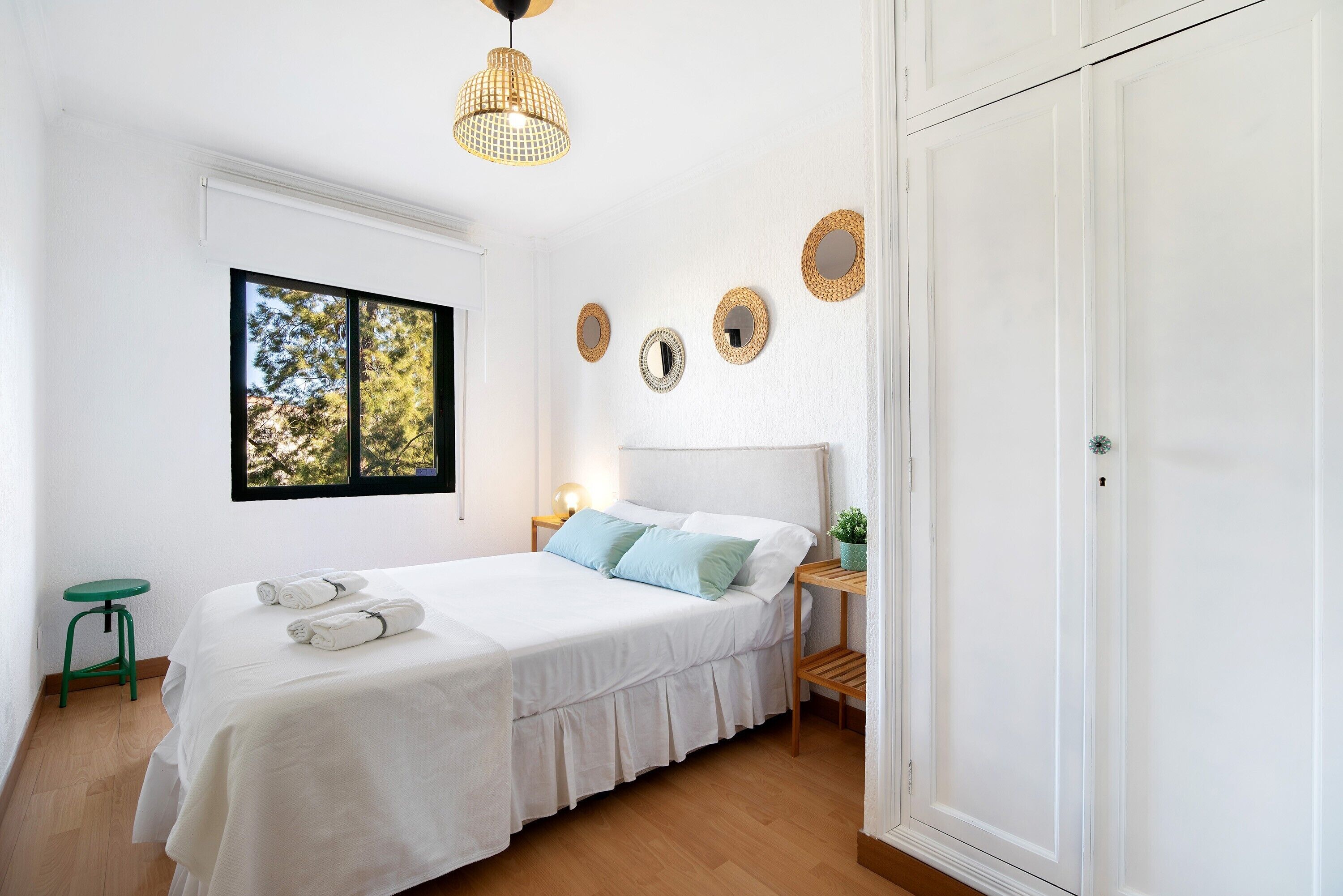 2 habitaciones, tabla de planchar con plancha y wifi gratis 