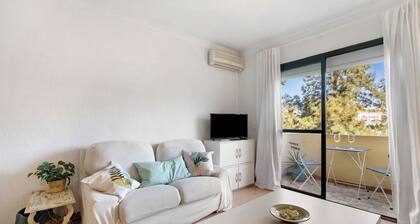 Apartment 'Casa Pepe' with Private Terrace, Shared Garden and Wi-Fi