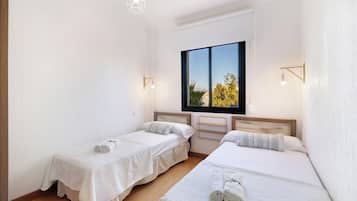 2 chambres, fer et planche Ă  repasser, Wi-Fi gratuit, draps fournis