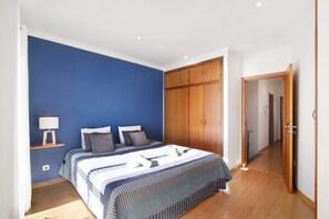 3 habitaciones, tabla de planchar con plancha y wifi gratis 