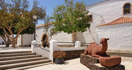 Vacation Home 'Casa Doña Margarita' with Private Terrace and Wi-Fi