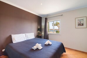 1 chambre, fer et planche à repasser, accès au Wi-Fi (inclus)