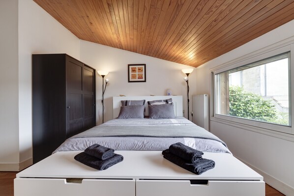 3 bedrooms, iron/ironing board, free WiFi - Holiday Home 'A Bordeaux, Climatisée Avec Billard' with Private Terrace, Wi-Fi and Air Conditioning (Le Bouscat)