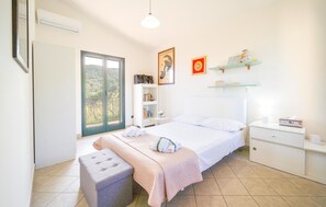 4 bedrooms, travel cot, free WiFi
