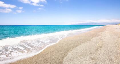 4 bedroom awesome home in Caronia