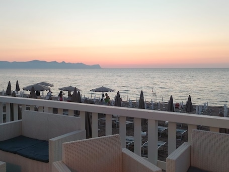 Property grounds. Holiday Home "Casa Delle Pomelie" with Garden