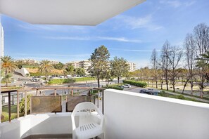 Property grounds - Holiday Apartment "Praia Da Rocha Mar Guest House" with 2 Balconies, Shared Terrace & Wi-Fi (Portimão)