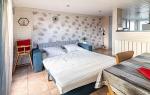 2 soverom, reiseseng for barn, wi-fi (inkludert) og sengetøy