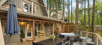 Stylish Lakefront Cabin Retreat, Sauna/Hot tub & Cold Plunge