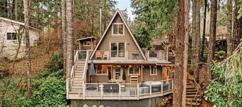 Stylish Lakefront Cabin Retreat, Sauna/Hot tub & Cold Plunge