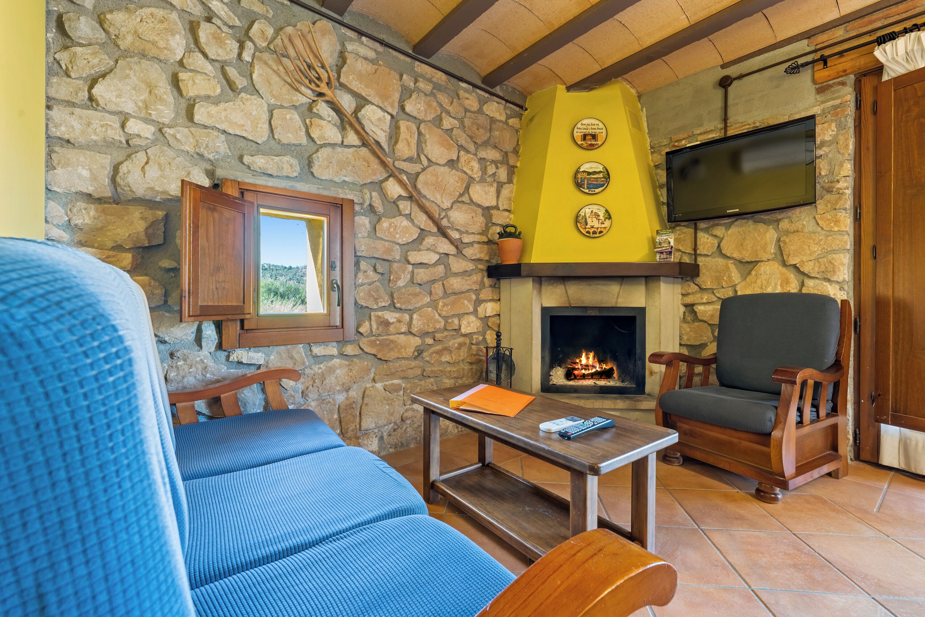 Télévision, cheminée