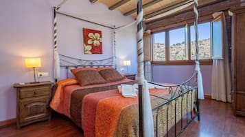 3 bedrooms, free WiFi, bed sheets